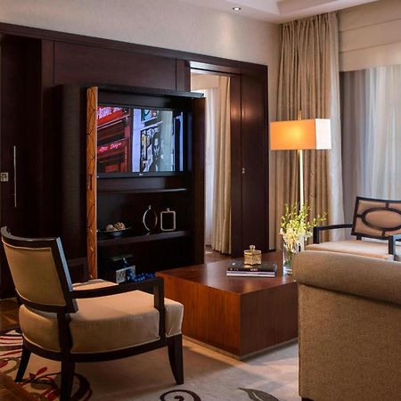 Renaissance Cairo Mirage City Hotel Zewnętrze zdjęcie A suite at the Taj Mahal Palace, Mumbai