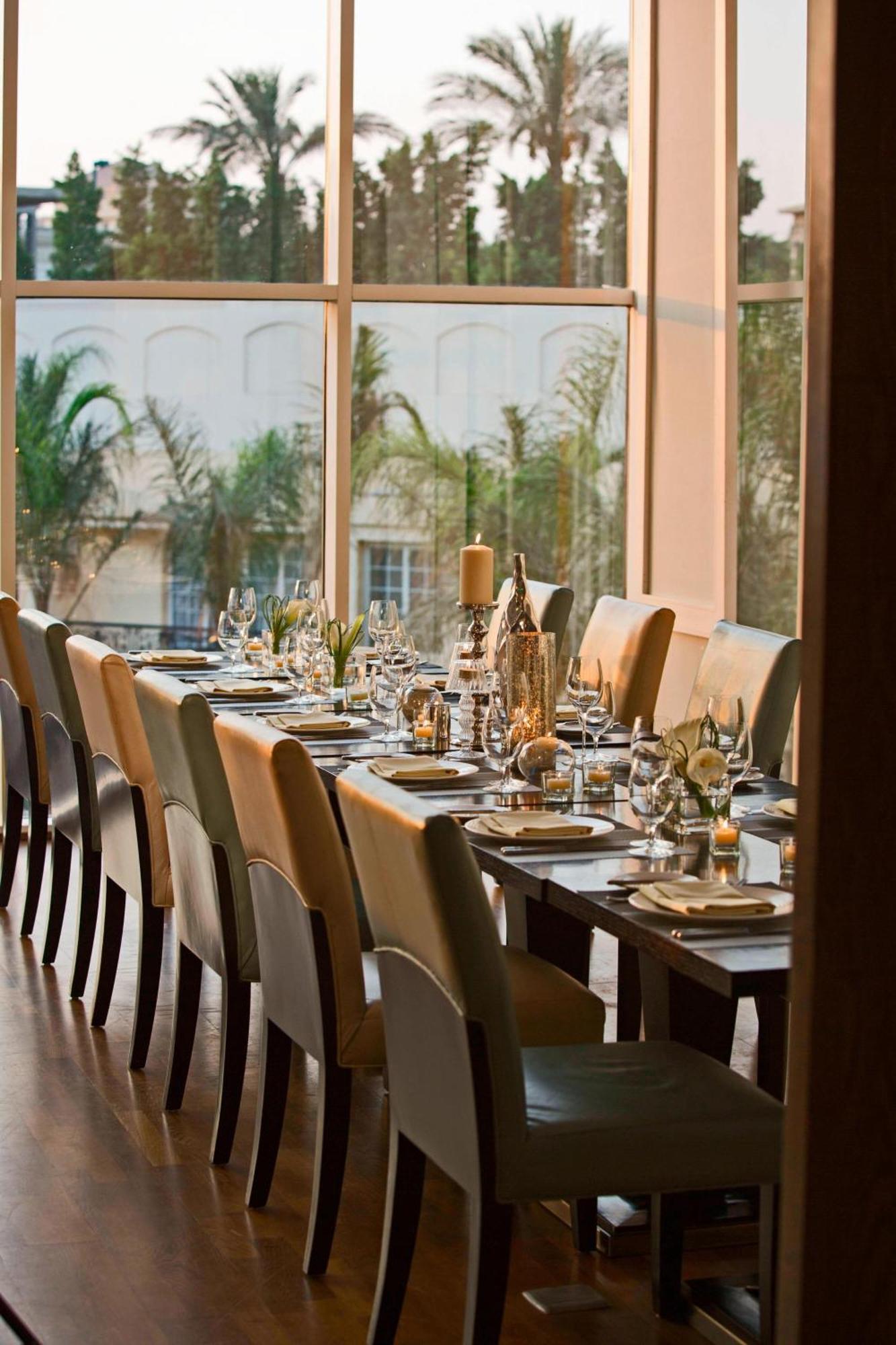 Renaissance Cairo Mirage City Hotel Zewnętrze zdjęcie The private dining room at the restaurant