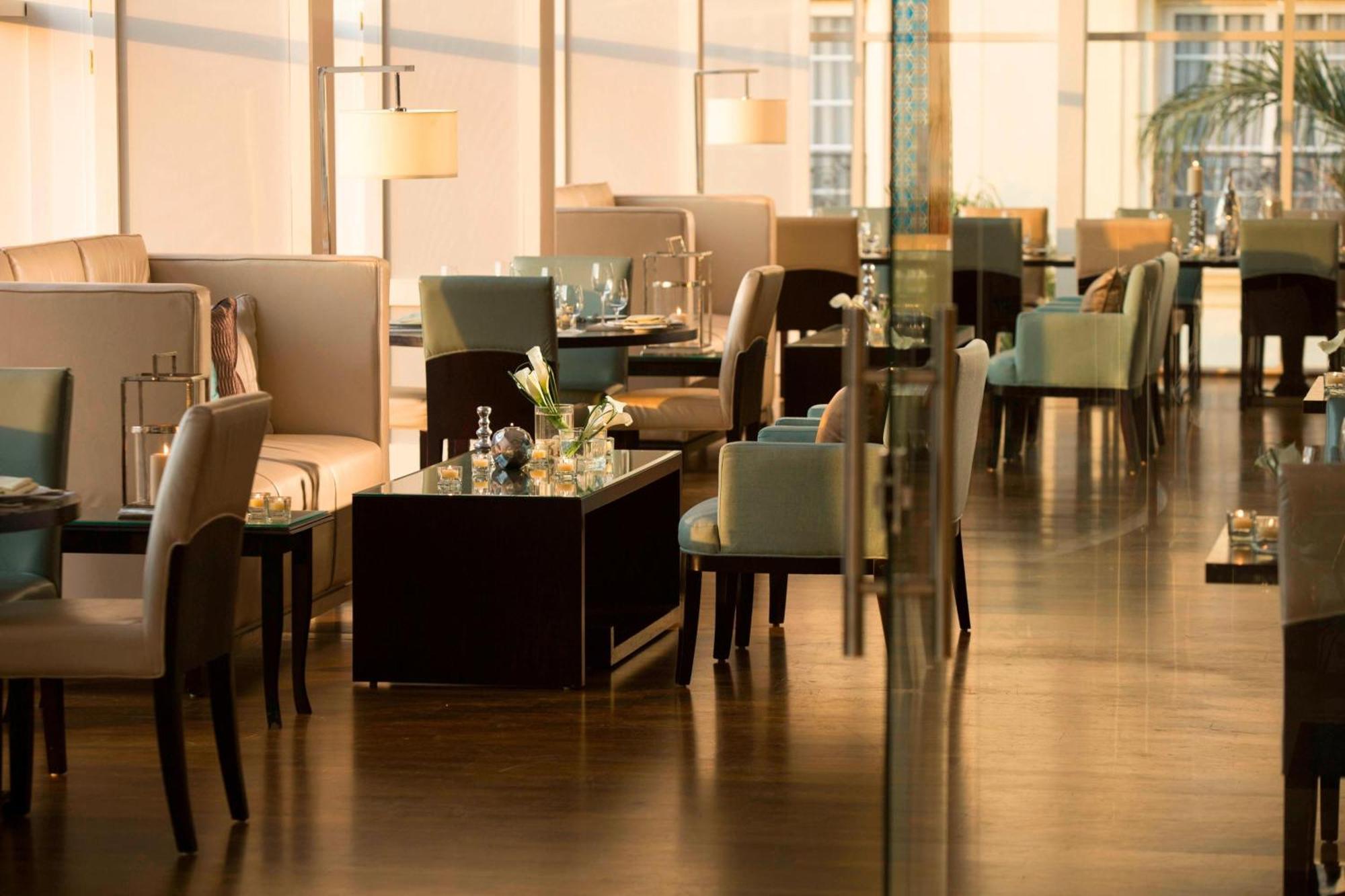 Renaissance Cairo Mirage City Hotel Zewnętrze zdjęcie The lounge at the airport
