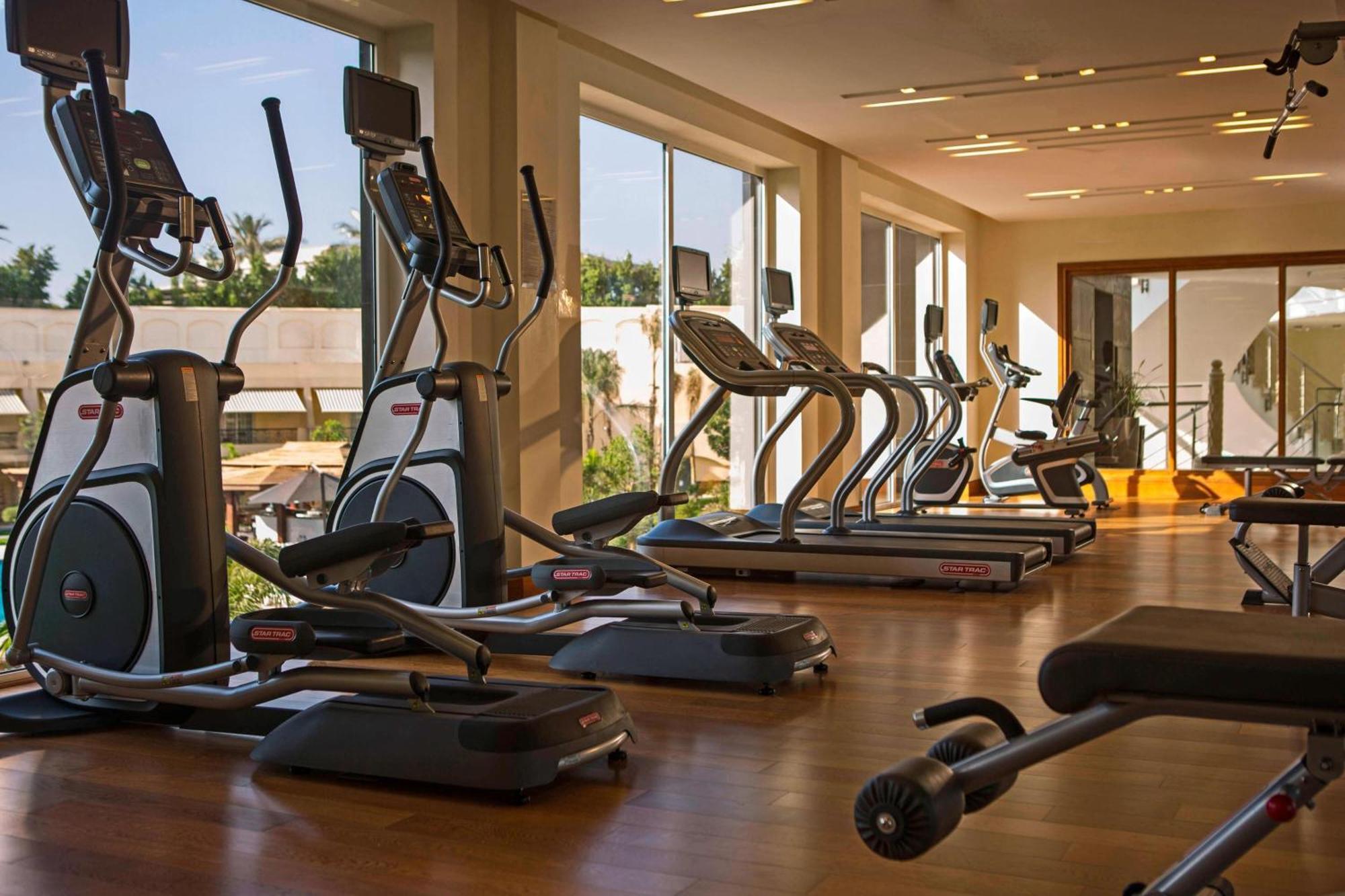 Renaissance Cairo Mirage City Hotel Zewnętrze zdjęcie A gym at a hotel