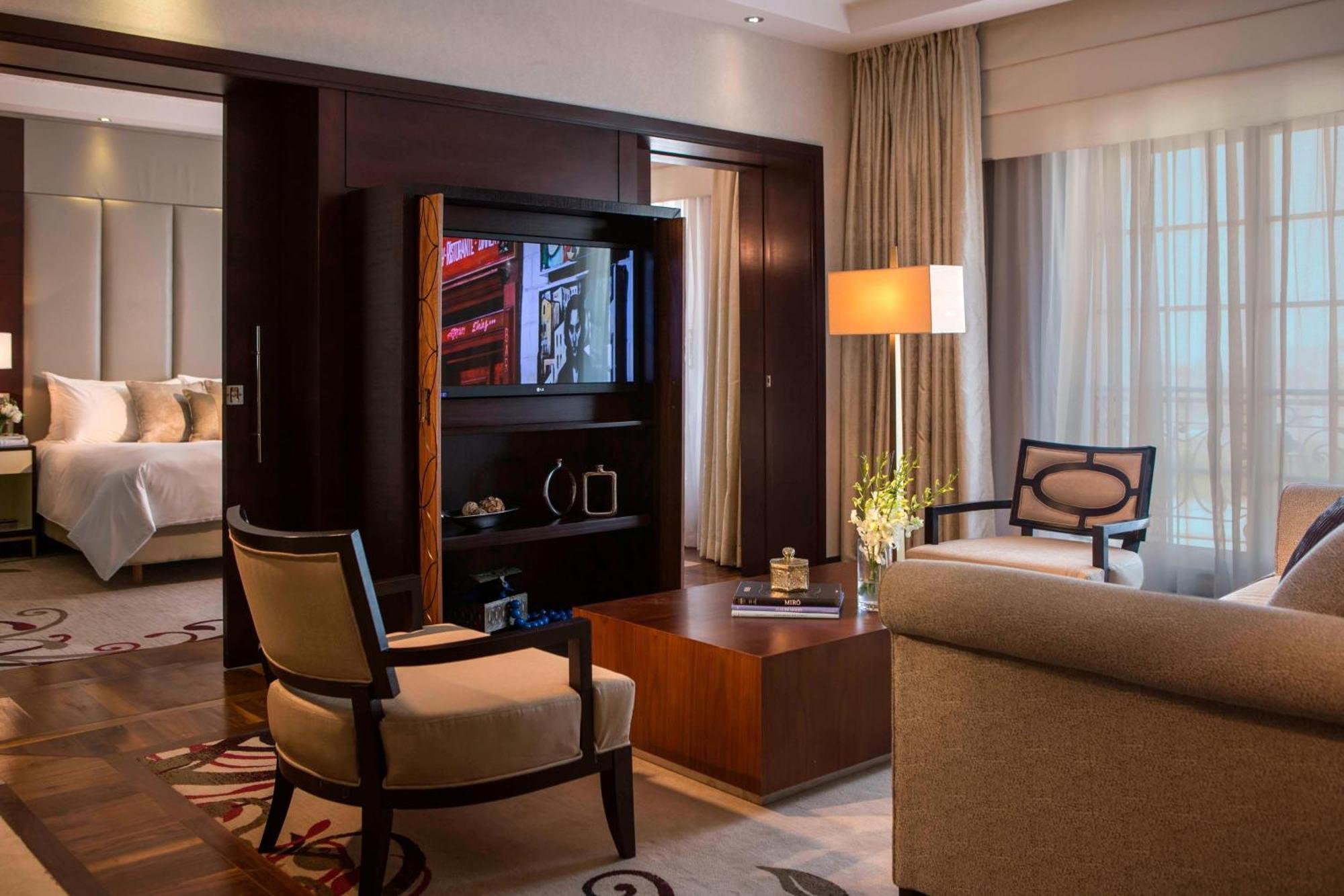 Renaissance Cairo Mirage City Hotel Zewnętrze zdjęcie A suite at the Taj Mahal Palace, Mumbai